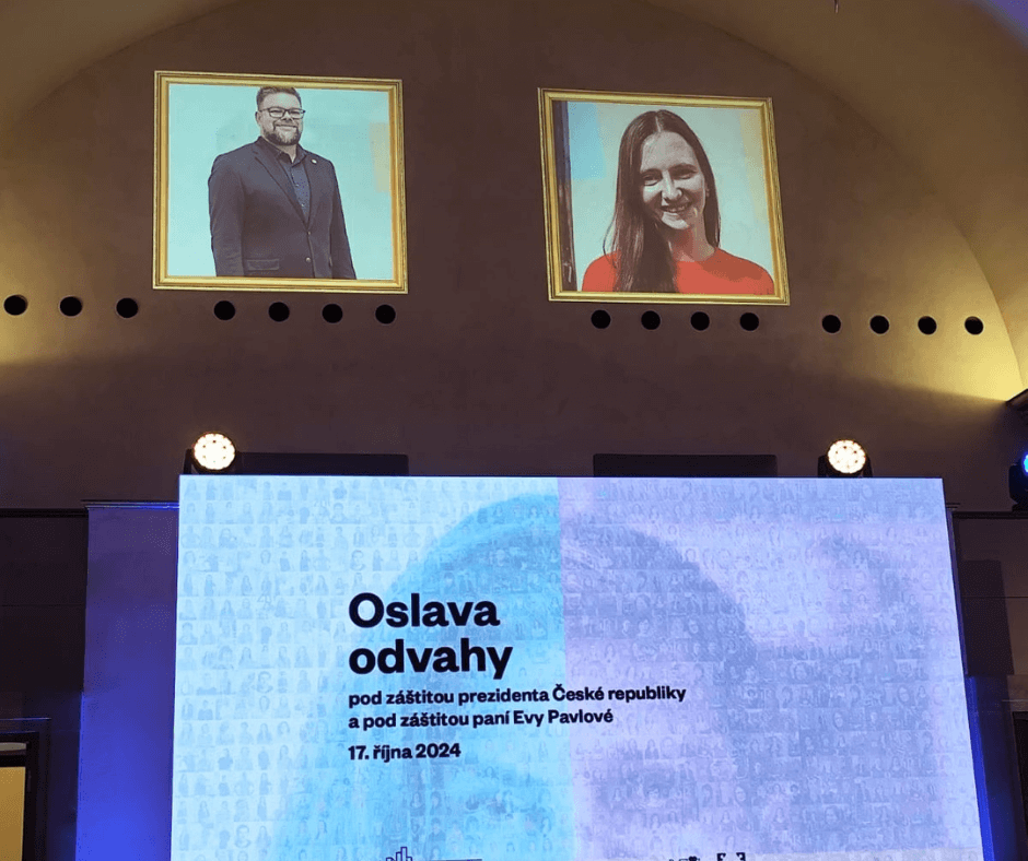 Oslava odvahy – Mikasa, Active Citizens Fund, Nadace Olgy Havlové, Nadace OSF a Skautský institut na slavnostním večeru.